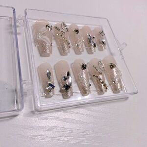 A034 PRESS ON NAILS